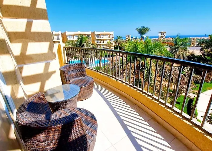The Beautiful Sea View, Swimming Pools